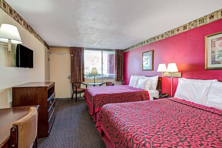 Room 20 of 35