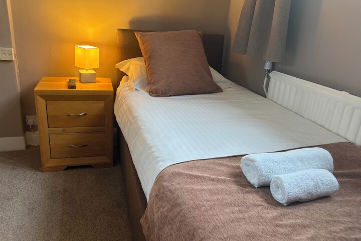 Room 5 of 25
