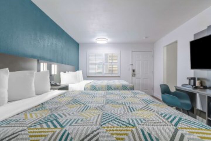 Room 12 of 26