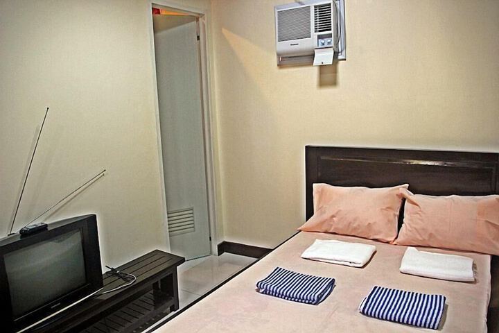 Room 6 of 31