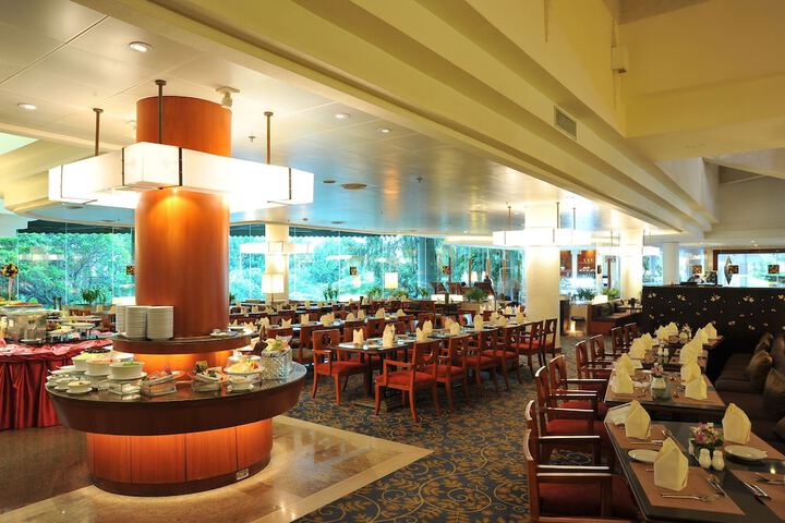 Dining 67 of 93