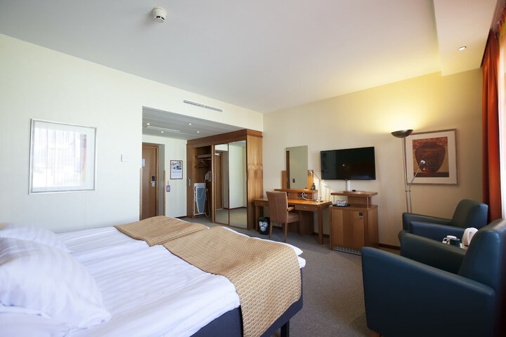 Room 14 of 49