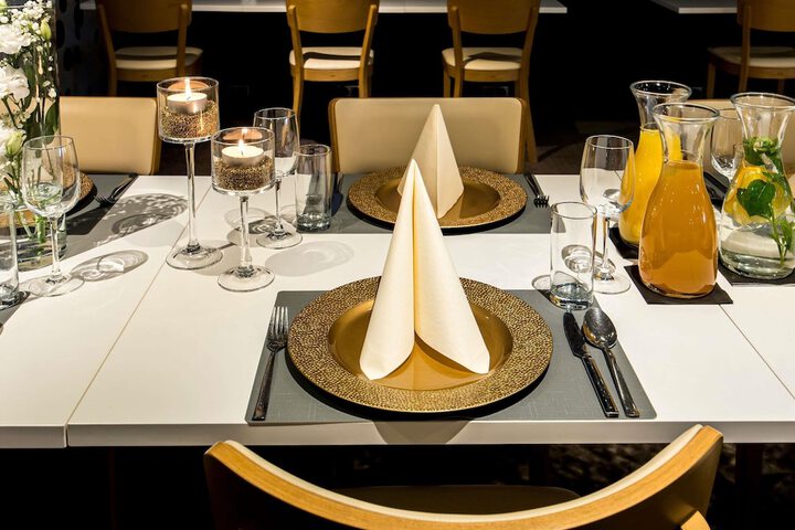Dining 82 of 130