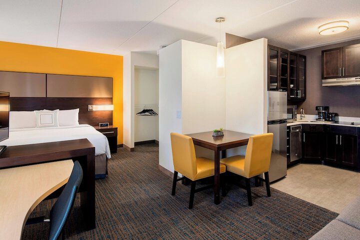 Room 6 of 27