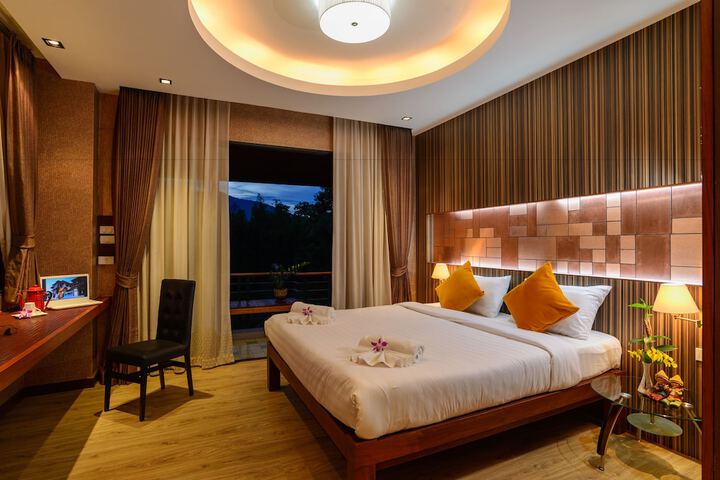 Room 28 of 63