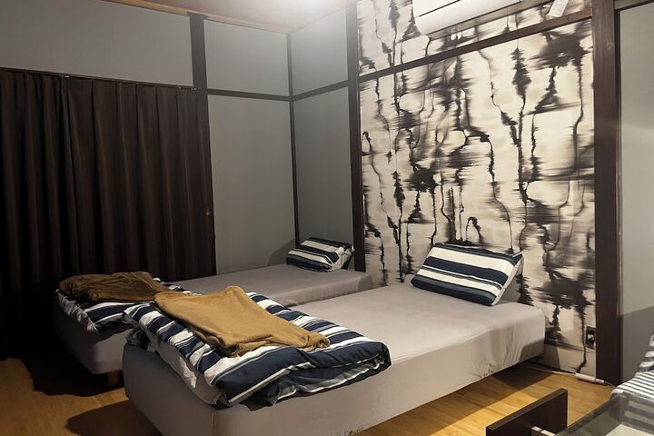 Room 43 of 172