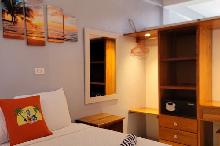 Room 33 of 124