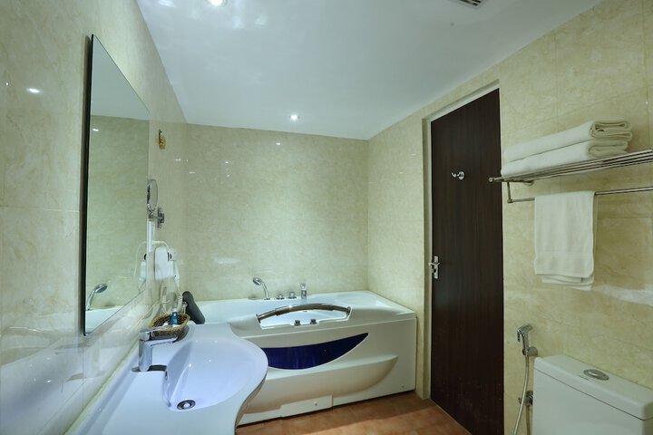Room 28 of 53