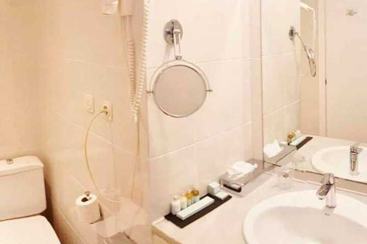 Bathroom Interior Photo