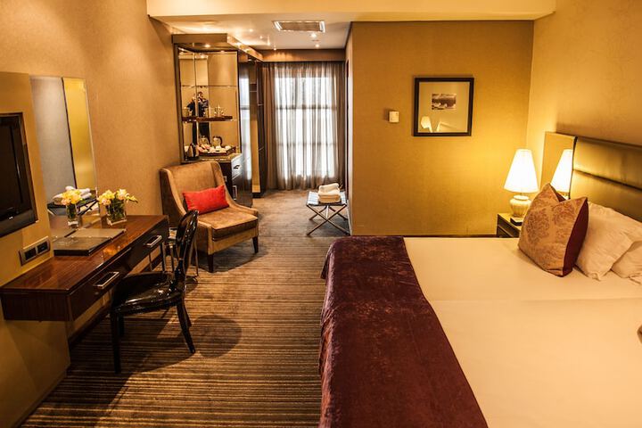 Room 27 of 79