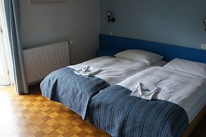 Room 14 of 28