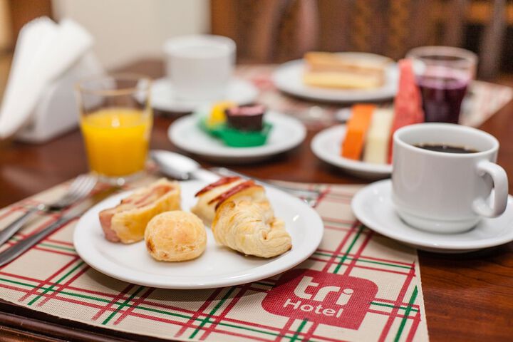Breakfast/Coffee Service 31 of 67