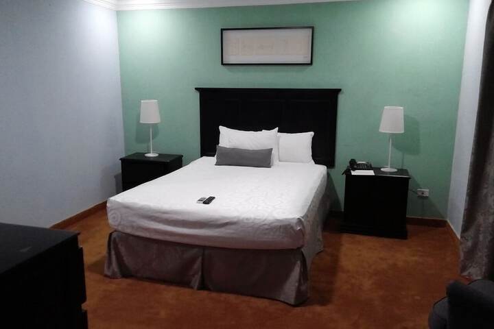 Room 9 of 36