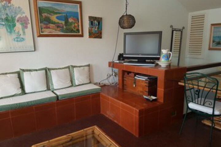 Room 12 of 23
