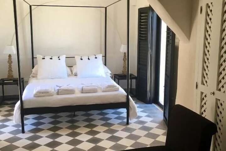 Room 17 of 116
