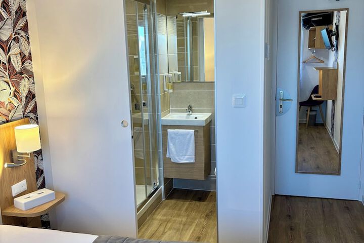 Room 20 of 40
