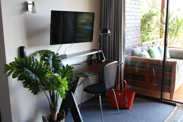 Room 33 of 60