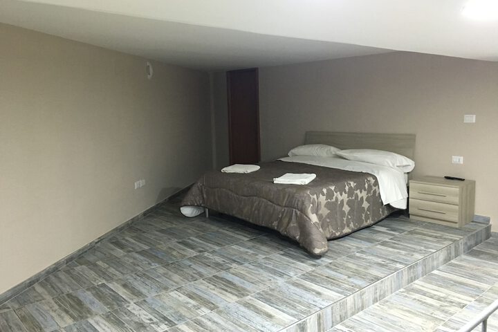 Room 6 of 20
