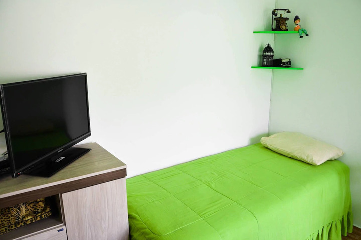 Room 8 of 8