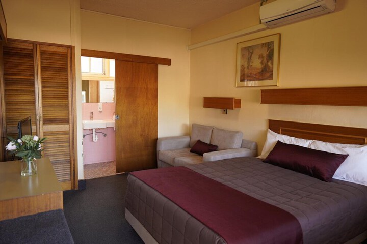 Room 15 of 34