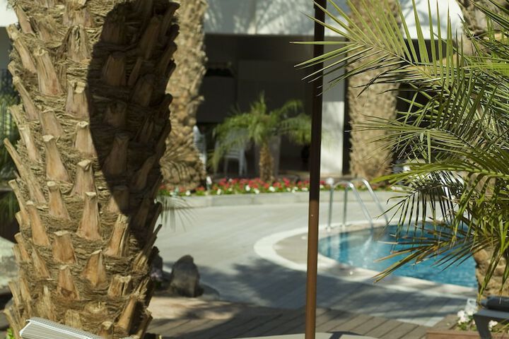 Hotel with Pool
