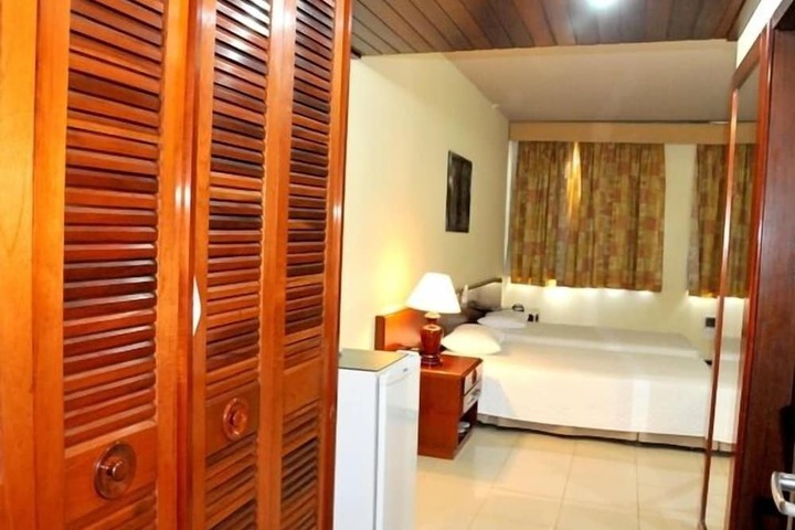 Room 9 of 34