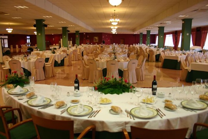Ballroom/Hall 32 of 41