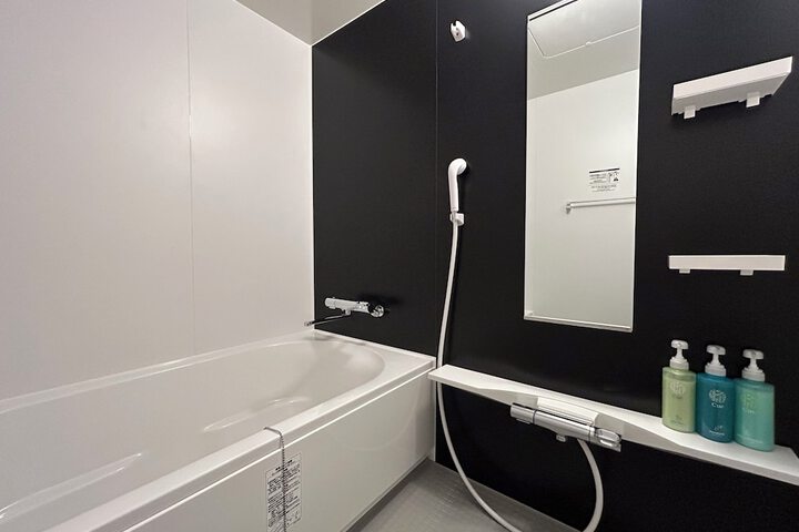 Room 15 of 28