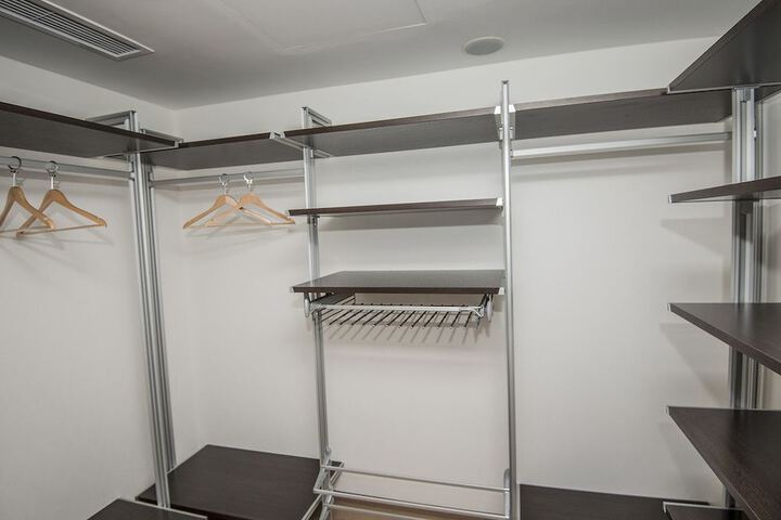 Room 14 of 36