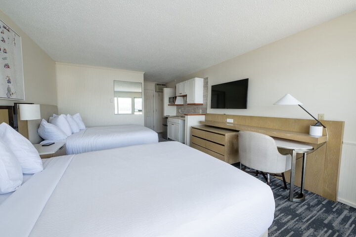 Room 13 of 324