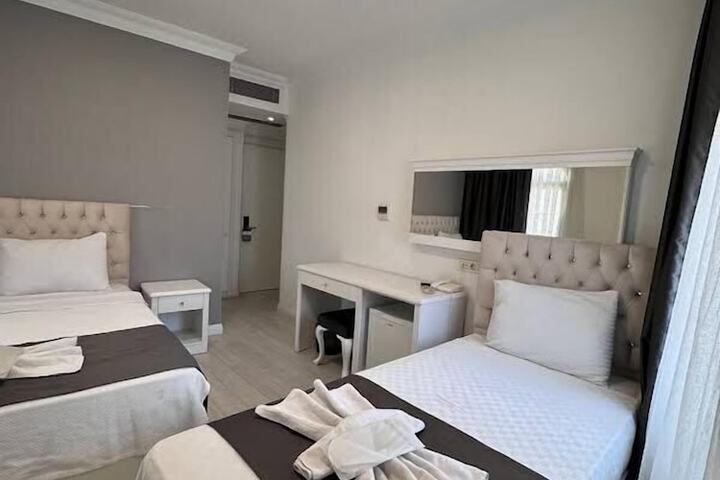 Room 8 of 42
