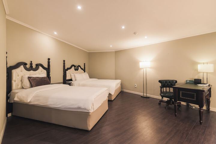 Room 26 of 64