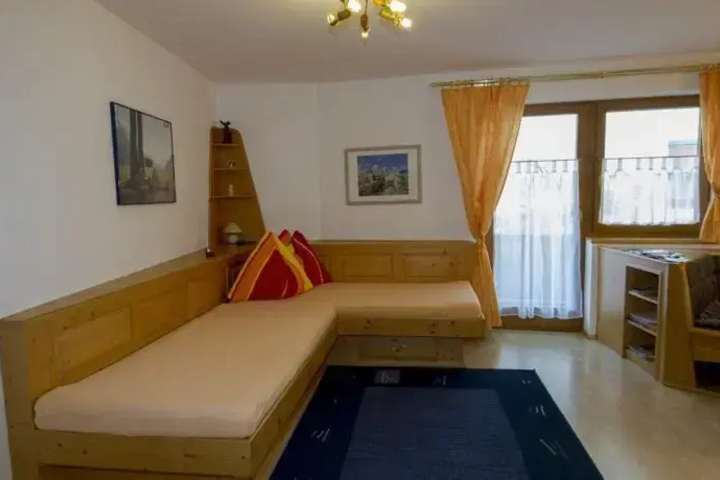 Room 3 of 16