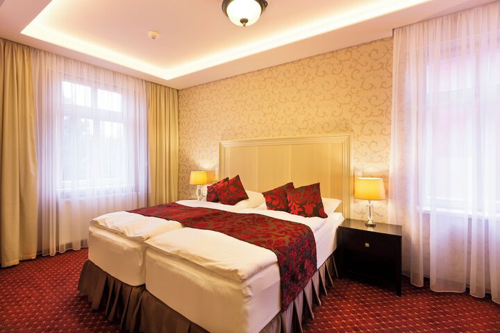 Room 12 of 64