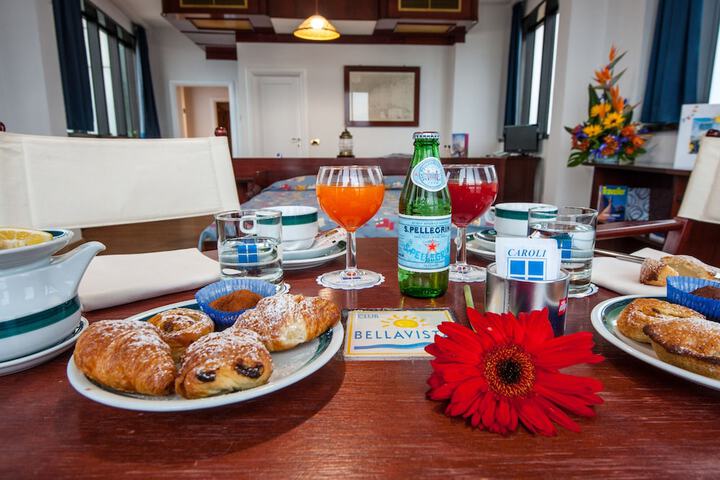 Breakfast/Coffee Service 129 of 178