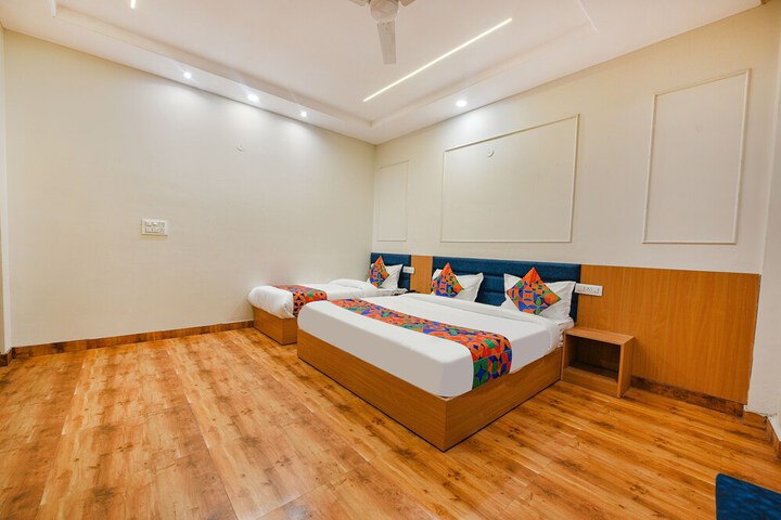 Room 30 of 44