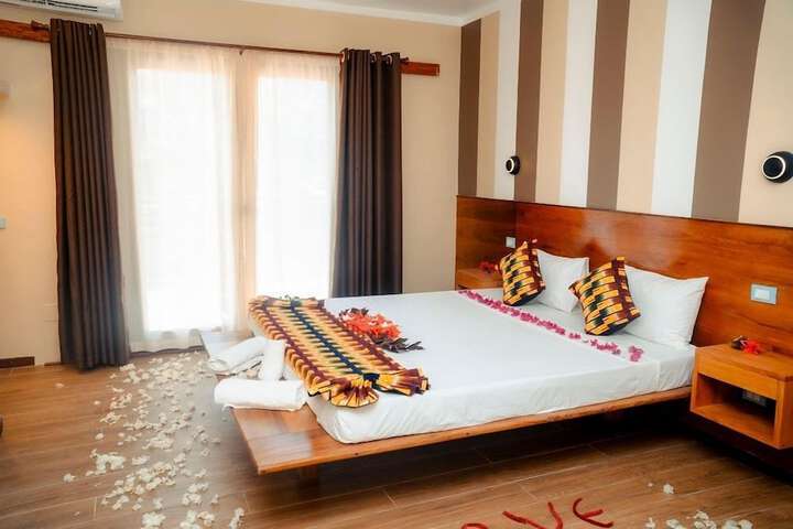 Room 5 of 49