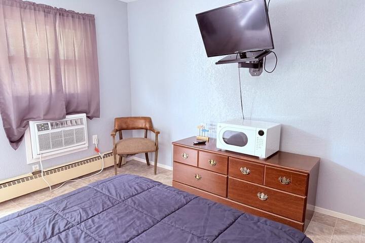 Room 8 of 24