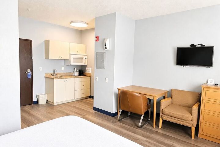 Room 3 of 41