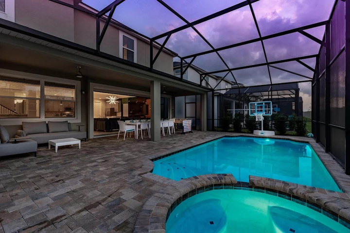 Pool 17 of 28