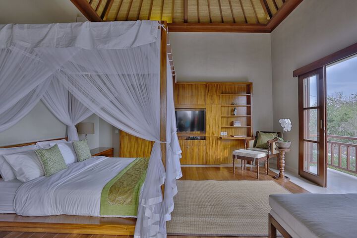 Room 2 of 20