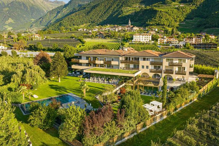 FAYN garden retreat hotel