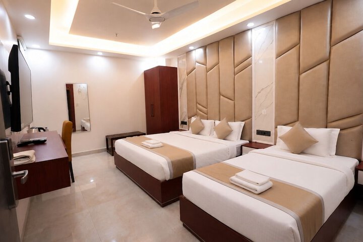 Room 6 of 11