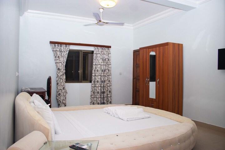 Room 9 of 60