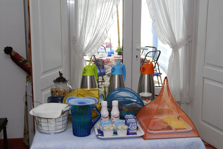 Breakfast/Coffee Service 36 of 60