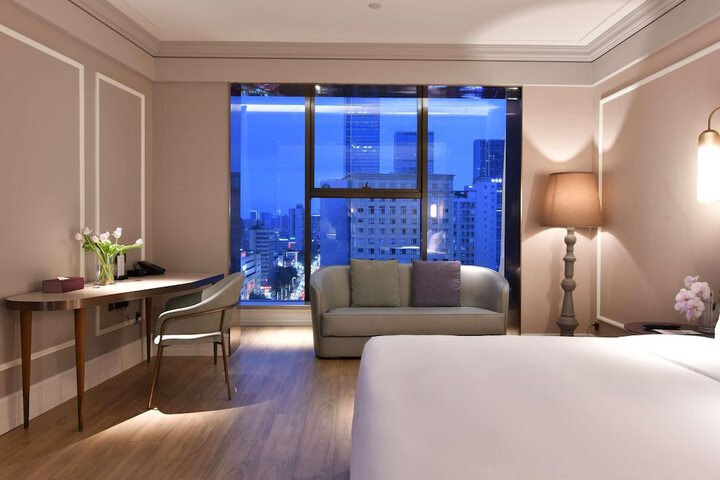 Room 50 of 87