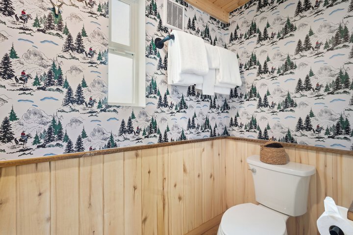 Room 35 of 68