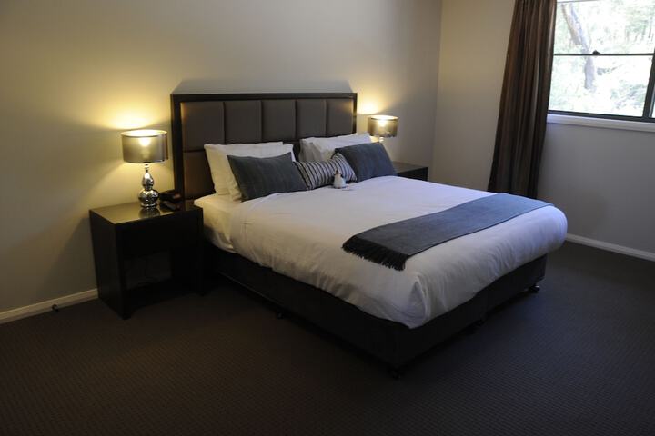 Room 9 of 27