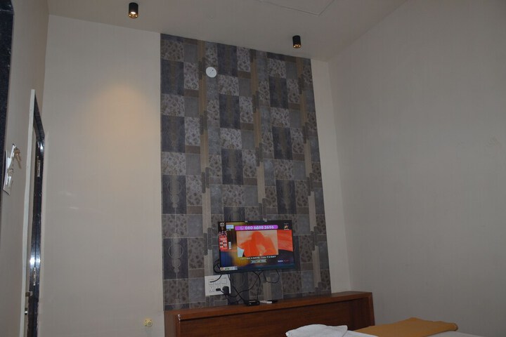 Room 14 of 39
