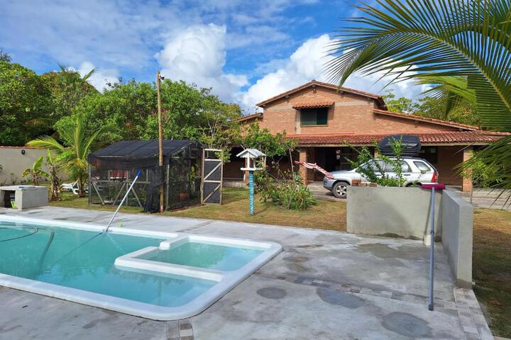 Exterior of 2 Casas lindas no paraiso!